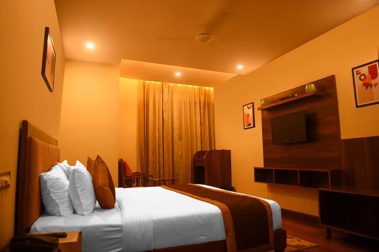 The Abhyudyam Ganga Hotel Haridwār Exterior photo